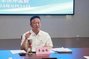 6000欧罚款+禁止进球场1年，捅奥坎波斯屁股的球迷面临处罚